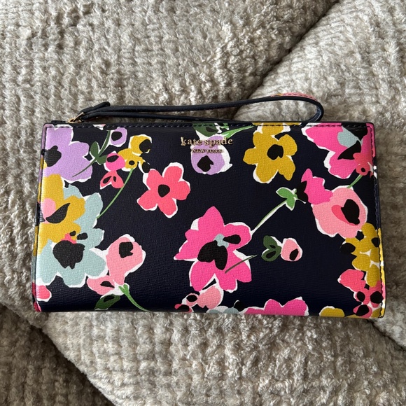 kate spade Accessories - Kate Spade Floral Wristlet ♠️